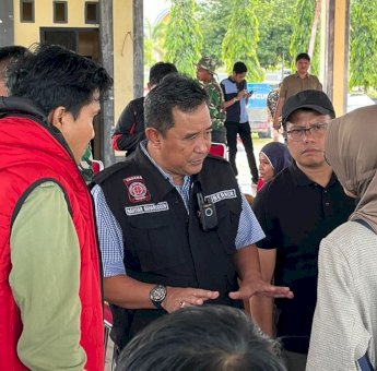 Helikopter Pembawa Bantuan Berhasil Mendarat di Latimojong Luwu, 8 Warga Ikut Dievakuasi