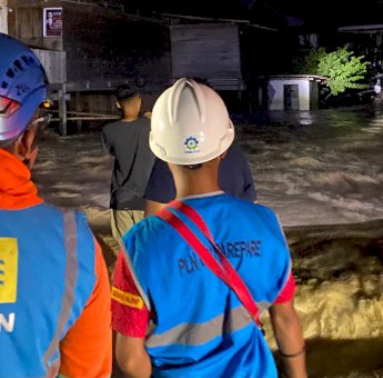 PLN Tanggap Pulihkan Listrik Akibat Banjir dan Longsor di Beberapa Kabupaten Sulawesi Selatan
