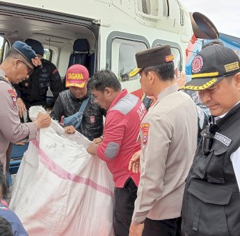 Pemprov Sulsel Beri Bantuan 10 Ton Beras untuk Korban Banjir dan Longsor di Luwu