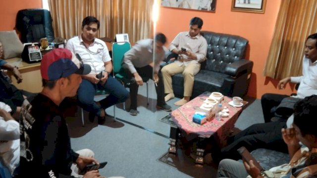 Datang di Bawaslu Soppeng, Anggota Panwaslu Kecamatan Existing Belum Puas Dengan Jawaban Komisioner