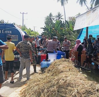 Arahan Pj Wali Kota Parepare, PAM Tirta Karajae Kirim Tangki Air Bersih Bantu Warga Terdampak Banjir di Wajo