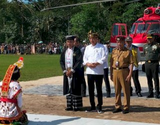 Berkunjung ke Muna, Presiden Jokowi Perintahkan Bulog Beli Jagung Petani