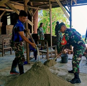 Dansatgas Letkol Inf Nanang Agung Wibowo Terjun Langsung Renovasi Masjid dan RTLH Sasaran TMMD Selayar ke-120