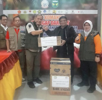 Pemkab Gowa Salurkan Kebutuhan Makan Hingga Popok Bayi untuk Korban Bencana Luwu