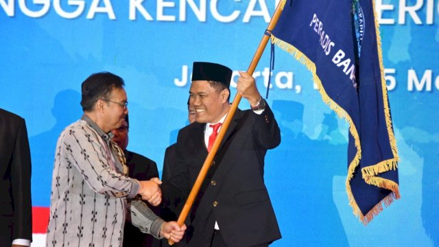 Kepala Dinas PPKB Kabupaten Gowa Sofyan Daud saat dilantik menjadi Ketua Umum Perkumpulan Kepala Dinas (Perkadis) Nasional Bangga Kencana Periode 2024-2026, di Hotel Bidakara Jakarta, kemarin. (Dok. Humas Gowa)