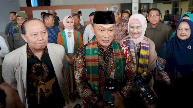 Pj Gubernur Sulsel Prof. Zudan Arif Fakrulloh, saat tiba di Bandara Sultan Hasanuddin Makassar, Minggu (19/05/2024). (Istimewa)