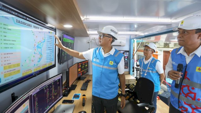 Direktur Utama PLN Darmawan Prasodjo, meninjau pengamanan pasokan listrik untuk gelaran KTT WWF) ke-10 di Bali, Minggu (19/05/2024). (Istimewa)
