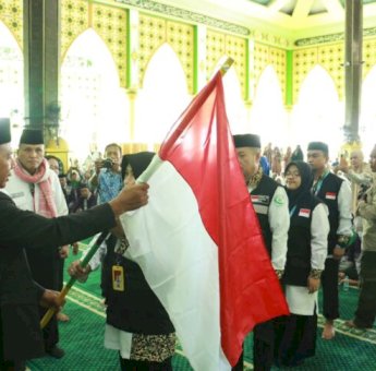 Bupati Andi Utta Lepas Ratusan Jemaah Calon Haji, Titip Doa Pembangunan Bulukumba