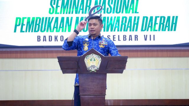 Bupati Gowa, Adnan Purichta Ichsan saat membuka Musda Badko HMI Sulselbar VII Tahun 2024, di Baruga Karaeng Galesong, Kantor Bupati Gowa, kemarin. (Dok. Humas Gowa)