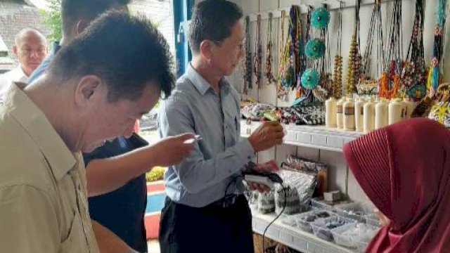 Delegasi OBOR kunjungi Stand Dekranasda Kukar.