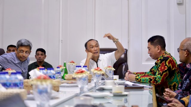 Pj Gubernur Prof Zudan Fakrulloh memimpin Rakor TPID Sulsel membahas penanganan inflasi, Sabtu (25/05/2024). (Istimewa)