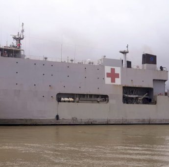 Ratusan Alsintan Bantuan Kementan Tiba di Merauke, Dihantar KRI Soeharso 990