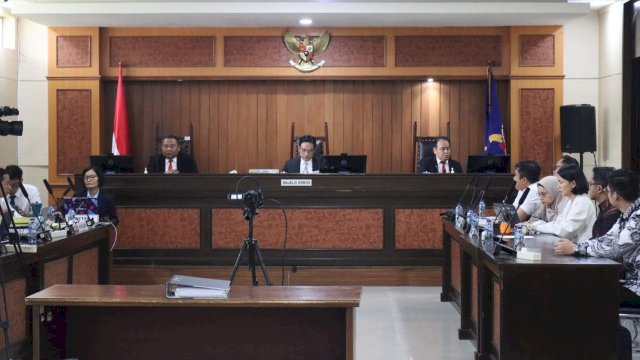 Suasana sidang KPPU RI terkait kasus Shopee, di Ruang Sidang, Kantor KPPU, Selasa, (28/05/2024). (Dok. Humas KPPU)