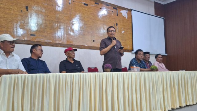 Anggota DPRD Sulsel terpilih, Dr. Alimuddin, saat bersilaturahmi dengan Tim Pemenangan di Kabupaten Jeneponto, Rabu (29/05/2024). (Foto: Andi Nurul Gaffar / Republiknews.co.id)