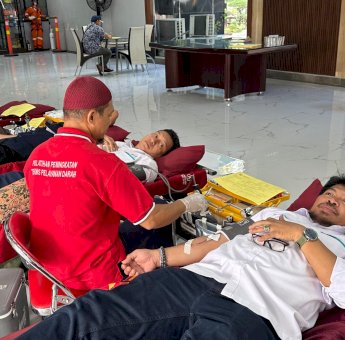 Bersama Pemprov Sulsel, Pegawai PLN UID Sulselrabar Donorkan Darah untuk Kemanusiaan