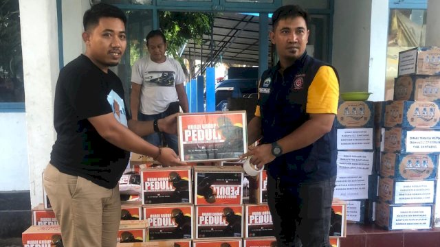 Dinas Sosial Kabupaten Bantaeng menerima bantuan yang diserahkan Huadi Group untuk para korban bencana alam di Sulawesi Selatan, Rabu (8/5/2024). (Foto: Istimewa)