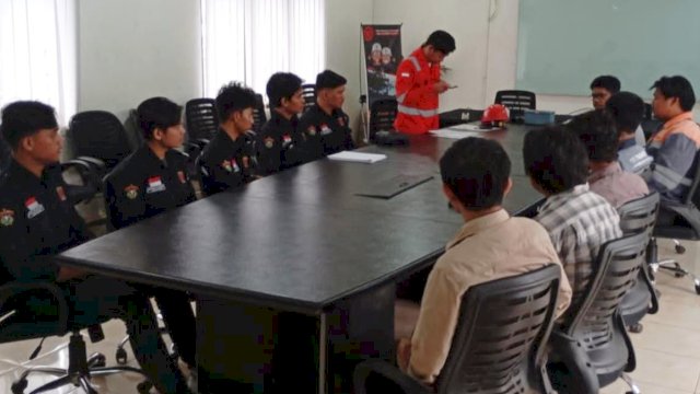 Huadi Group menjadi tujuan para mahasiswa untuk melakukan penelitian terkait pengolahan slag nikel menjadi campuran aspal. (Foto: Istimewa)