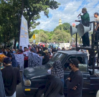 Ratusan Atlet Gelar Aksi Damai di Kantor Gubernur Sulsel