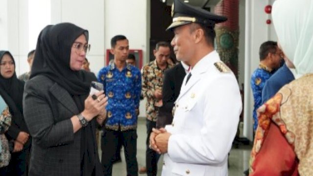 Ketua DPRD Sulsel, Andi Ina Kartika Sari berbincang bersama Pj Gubernur Sulsel yang baru, Prof Zudan Arif Fakhrullloh usai pelantikan di Kantor Kemendagri, Jakarta, Jumat (17/5/2024). (Foto: Istimewa)