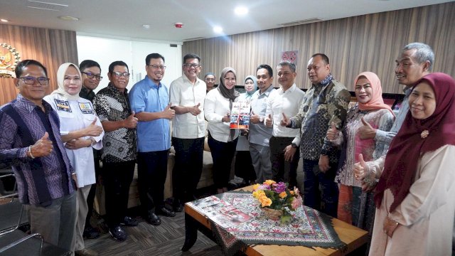 Rombongan anggota DPRD Sulawesi Selatan melakukan kunjungan kerja ke DPR RI di Senayan, Jakarta, Senin (13/5/2024). (Foto: Istimewa)