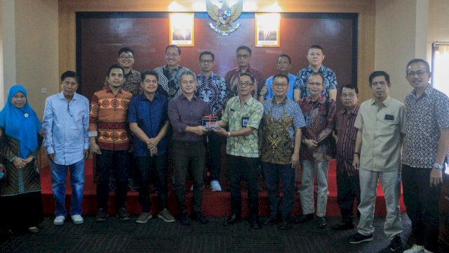 Pansus Ranperda Pengelolaan Terumbu Karang Berbasis Masyarakat melaksanakan kunjungan kerja ke Dinas Kelautan Provinsi Bali di Denpasar, Jumat (17/5/2024). (Foto: Istimewa)