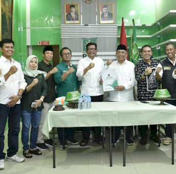 IAS Jadi Bacagub Sulsel Pertama yang Kembalikan Formulir di PKB