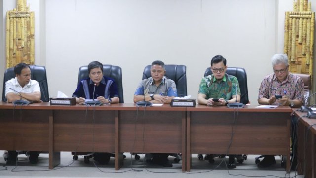 Pansus Ranperda Perlindungan Tenaga Kerja Melalui Jaminan Sosial Ketenagakerjaan DPRD Sulsel melakukan kunjungan kerja ke DPRD Sulawesi Utara di Manado, Jumat (17/5/2024). (Foto: Istimewa)