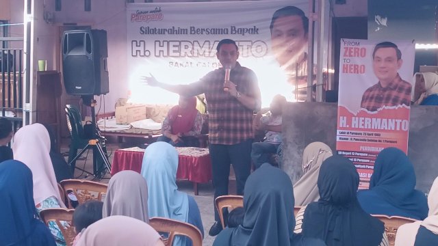 Ket : Bakal Calon Wakil Wali Kota Parepare, Hermanto saat melakukan sosialisasi di Kelurahan Galung Maloang Perumahan D'naila 