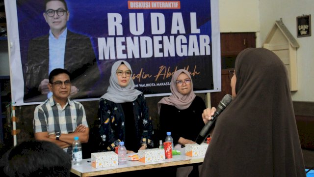 Bakal calon Wali Kota Makassar, Rusdin Abdullah melakukan silaturahmi dengan para pelaku usaha UMKM Kecamatan Tallo melalui program Rudal Mendengar, Selasa (28/5/2024). (Foto: Istimewa)