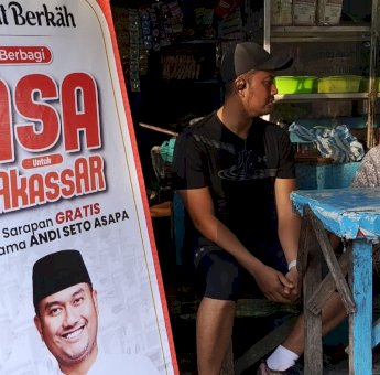Tiap Jumat, Andi Seto Asapa Sediakan Nasi Kuning Gratis untuk Warga Makassar