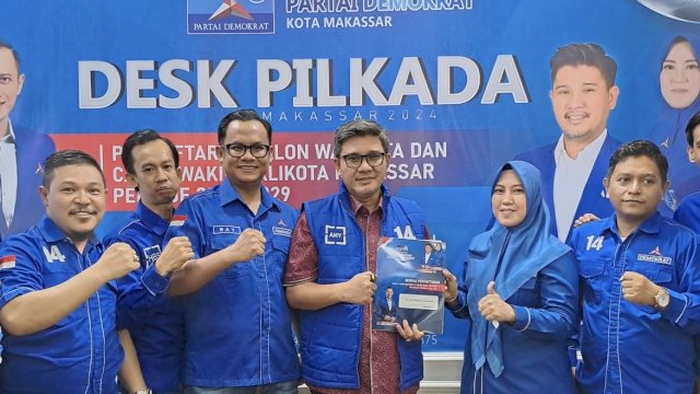 Ketua DPC Demokrat Makassar, Adi Rasyid Ali saat mendaftar sebagai bakal calon Wali Kota Makassar untuk Pilwalkot Makassar 2024, Jumat (3/5/2024). (Foto: Istimewa)