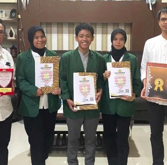 Tiga Mahasiswa FH UMI Juara Debat Hukum Polda Sulsel