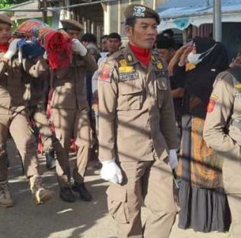 Akbar Ali Pimpin Doa Meninggal yang Seorang ASN Pemkot Parepare