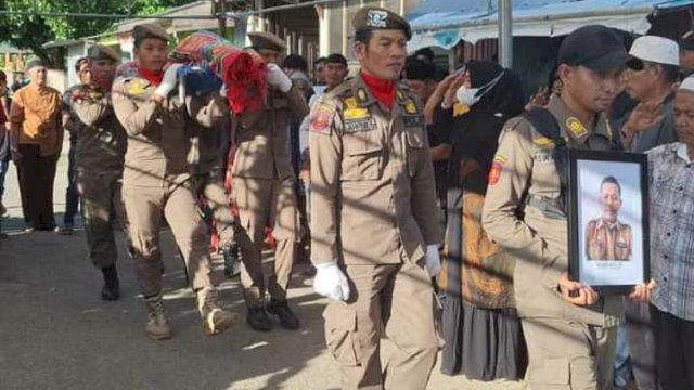 Akbar Ali Pimpin Doa Meninggal yang Seorang ASN Pemkot Parepare