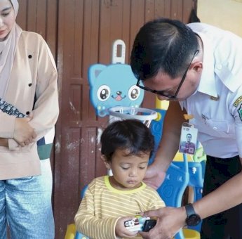 Kadis DPPKB Parepare Tinjau Pelayanan Posyandu dan Berikan Bantuan untuk Cegah Stunting