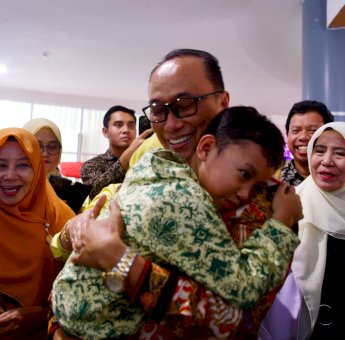 Bunda PAUD Sulsel Ninuk Triyanti Zudan Apresiasi Layanan Ruang Tumbuh Kembang Anak RSKD Dadi