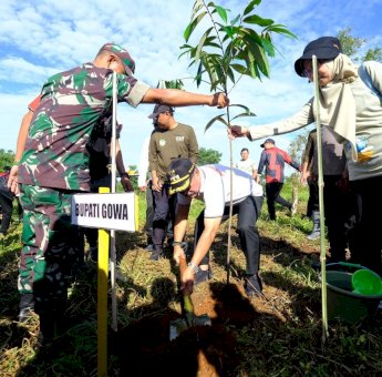 Pemkab Gowa Kembali Tanami Lahan Kritis di Parangloe, Siapkan 1.000 Pohon