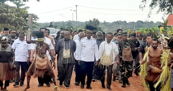 Apolo Safanpo Audiensi dengan Masyarakat Asiki dan 6 Perusahaan di Papua Selatan Bahas Investasi