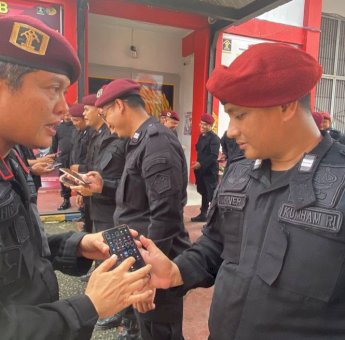 Cegah Judi Online, Kalapas Narkotika Samarinda Sidak HP Seluruh Petugas Lapas