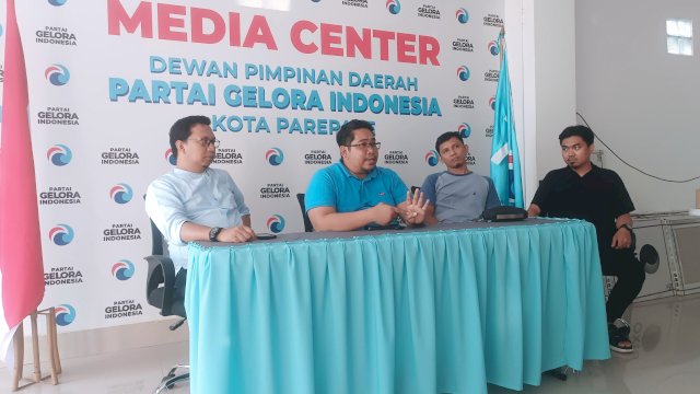 Ket : DPD Partai Gelora Kota Parepare saat melakukan Konferensi Pers