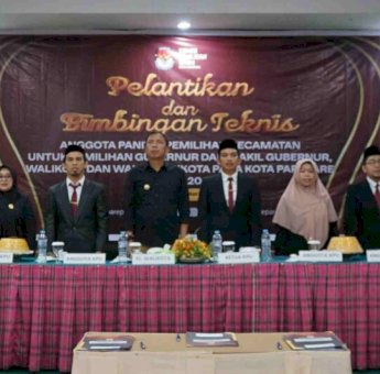 Saksikan KPU Parepare Lantik Anggota PPK, Akbar Ali Pesan Laksanakan Tugas dengan Baik