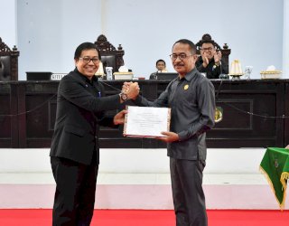 Pemda Luwu Utara Serahkan Ranperda Pertanggungjawaban Pelaksanaan APBD 2023