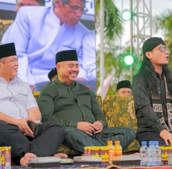 Ribuan Warga Kukar Hadiri Buka Puasa Bersama Gus Miftah