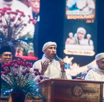 Ribuan Warga Kukar Bersholawat Bersama Wakil Bupati Rendi Solihin
