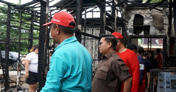 Wakil Bupati Kukar Peluk Hangat Korban Kebakaran, Tegaskan Bantuan Terus Disalurkan