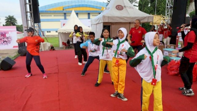 Suasana senam Jumbara ke-3 PMR tahun 2024 di Lapangan Parkir Stadion Rondong Demang Tenggarong. (Istimewa)