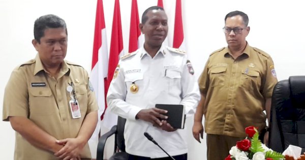 Maju di Pilgub Papua Selatan 2024, Pj. Gubernur Apolo Safanpo Mundur dari Jabatannya