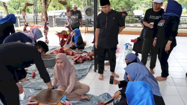 Suasana pemotongan hewan qurban pada Hari Raya Idul Adha 1445 Hijriah, tahun 2024. (Istimewa)