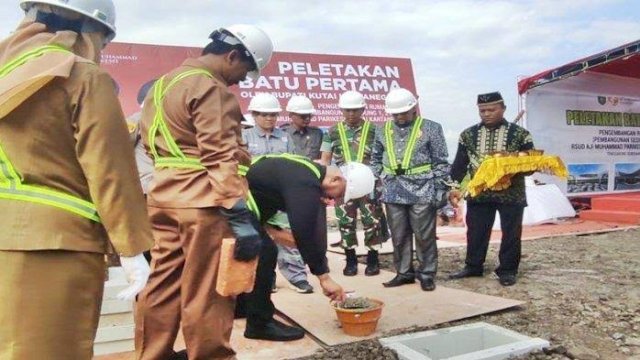 Suasana Groundbreaking pembangunan gedung baru RSUD AM Parikesit beberapa waktu lalu. (Istimewa)