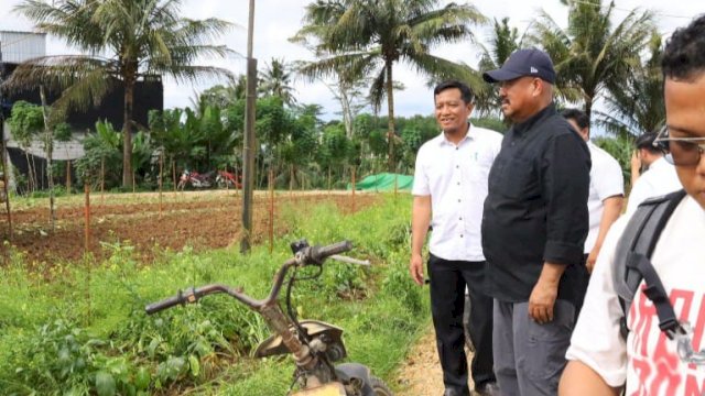 Kunjungan Bupati Kutai Kartanegara Edi Damansyah, bertemu kelompok tani holtikultura di Desa Sumber Sari. (Istimewa)